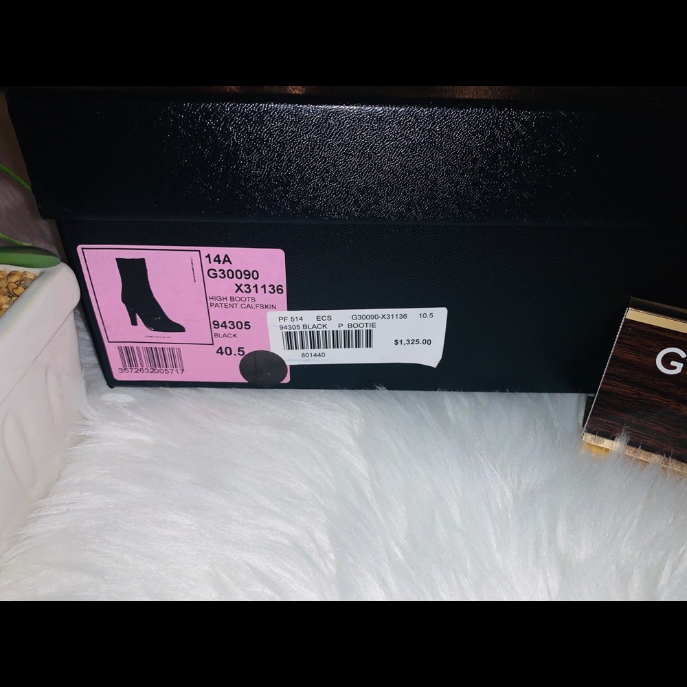 🍾🥂SOLD!🥳Chanel Patent Calfskin Boots - Picture 9 of 10